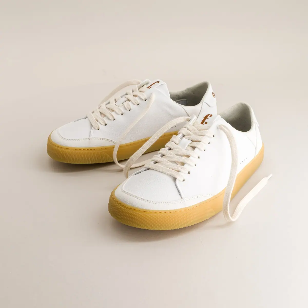 Босоногие кроссовки Fleeters Lemon — белый коричневая подошва